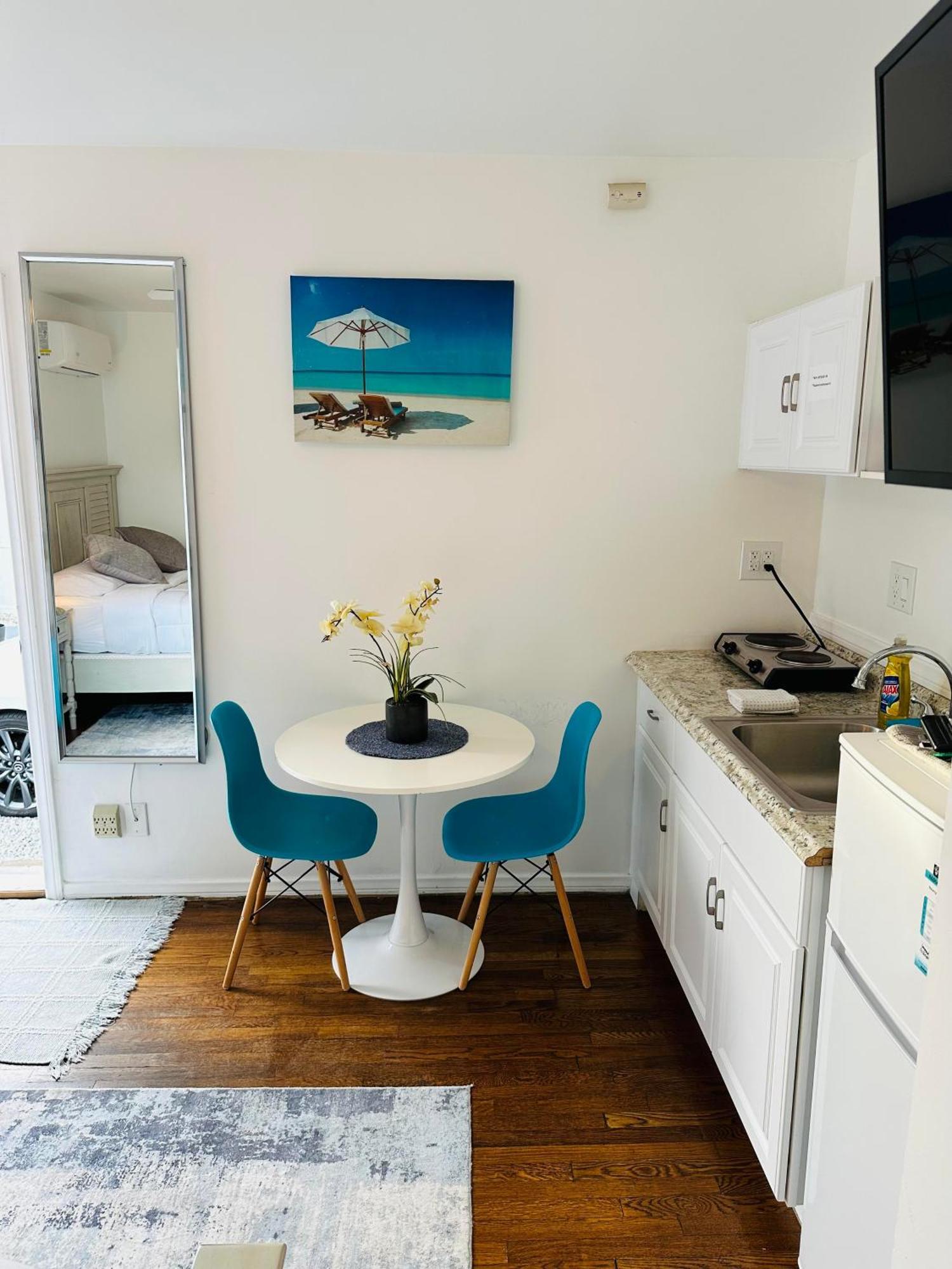 Studio, 5 Minutes To Venice Free Parking!